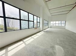 Bendemeer Road (D12), Warehouse #628393281